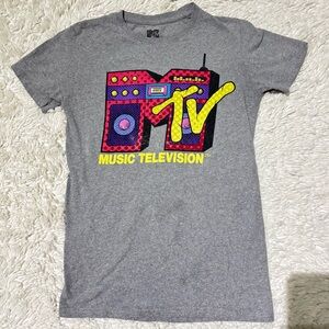 MTV Logo Women’s Gray T-shirt size Small Vintage‎ Look Slim Fit Casual Tee Y2K